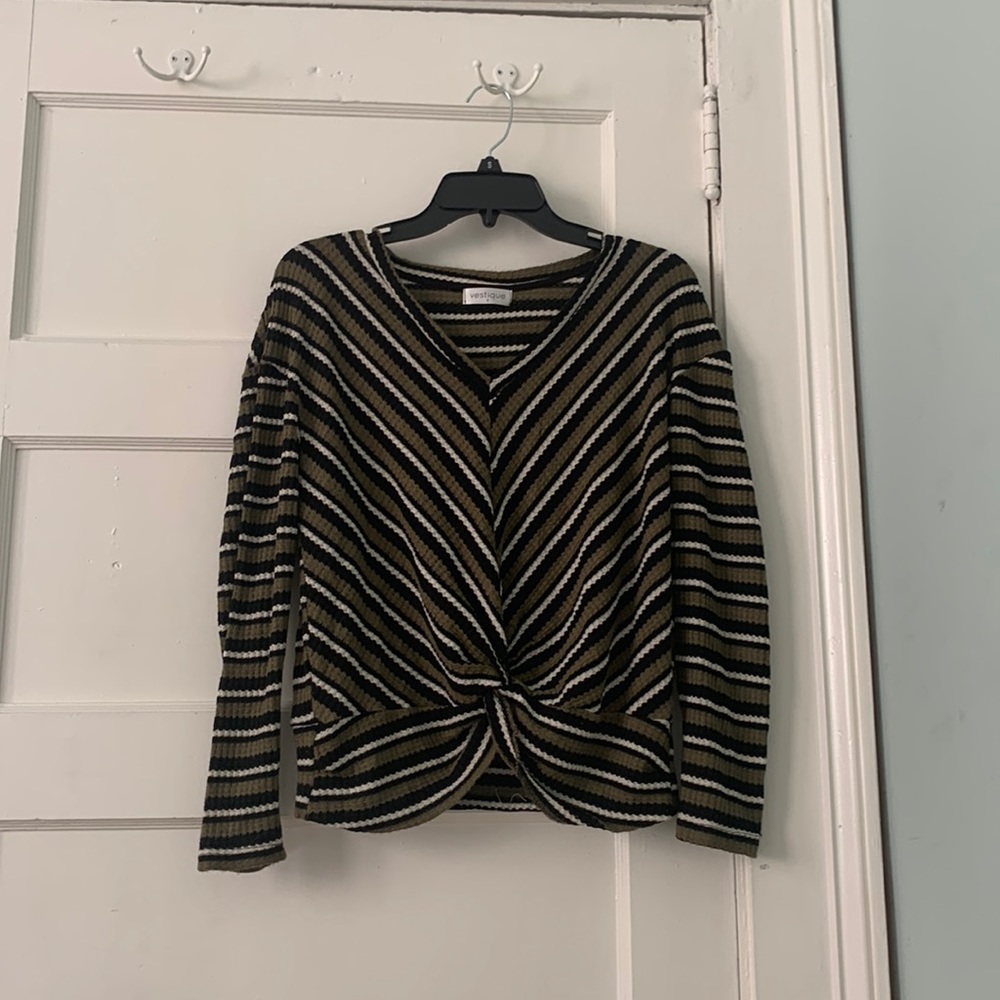 Long sleeve top from vestique